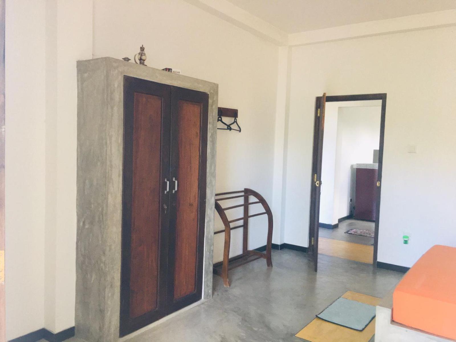 Om Villa Hikkaduwa Exterior photo