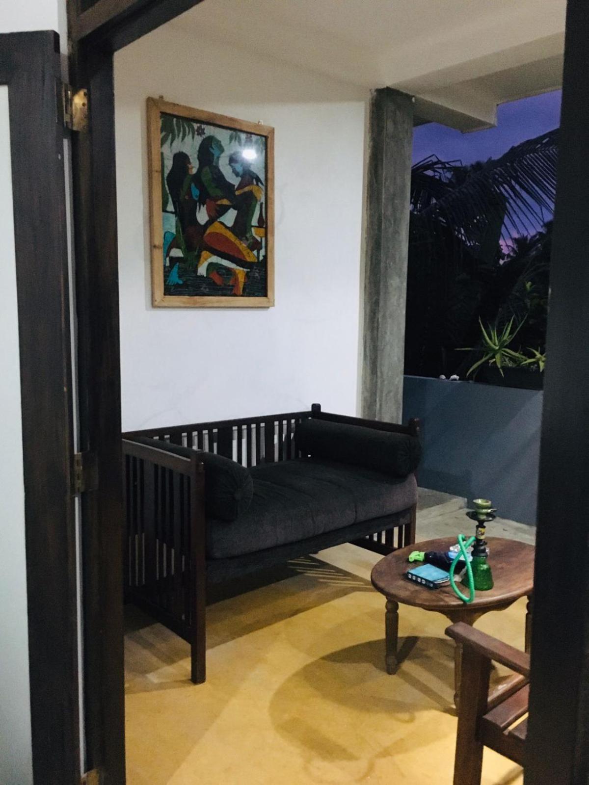 Om Villa Hikkaduwa Exterior photo